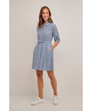 Zally,Feminine,Knie,Elleboog lengte  Fijne was 30°, niet bleken, niet in de droger drogen, Druipnat ophangen in de schaduw, koud strijken max. 110° C, Droogreiniging  100% Viscose (LENZING™ ECOVERO™)