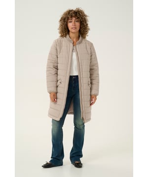 Loose fit,Taille lengte,Lange mouwen  Fijne was 30°, niet bleken, drogen in droger behoedzaam, Druipnat ophangen in de schaduw, niet strijken, Niet droog reinigen  100% Polyester