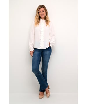 Feminine,Heup lengte,Lange mouwen  Fijne was 30°, niet bleken, niet in de droger drogen, Druipnat ophangen in de schaduw, koud strijken max. 110° C, Droogreiniging  100% Viscose