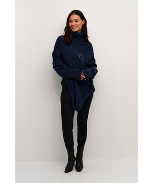 Loose fit  Fijne was 30°, niet bleken, niet in de droger drogen, Liggend laten drogen in de schaduw, koud strijken max. 110° C, Chemisch laten reinigen.  100% Polyester