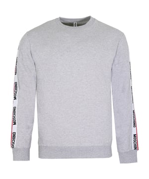 Mejora tu armario con el jersey gris con mangas encintadas de Moschino, una prenda esencial de alta gama para hombre, confeccionada en Grecia. Esta sofisticada prenda presenta un distintivo detalle de mangas encintadas que la distingue de las prendas de punto convencionales. El lujoso tono gris ofrece opciones de estilo versátiles, mientras que la reconocida calidad de Moschino garantiza una comodidad y durabilidad excepcionales. Perfecto para quienes aprecian la moda de diseño con un toque contemporáneo. Marca la diferencia con esta prenda imprescindible para tu colección. 90 % algodón, 10 % elastano