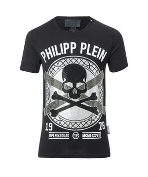 Verrijk je garderobe met dit stijlvolle Philipp Plein Find Black T-shirt. Dit premium herenshirt, zorgvuldig vervaardigd in Zwitserland, toont de befaamde aandacht voor detail en het luxe vakmanschap van het merk. Een perfect statement piece dat tijdloze stijl combineert met exclusieve Europese kwaliteit. 90% katoen, 10% elastaan
