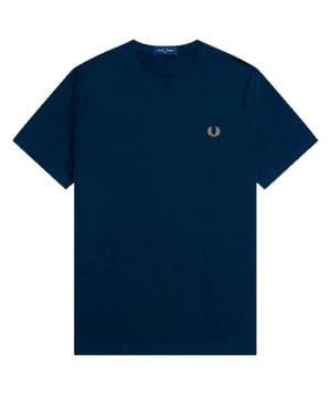 Mejora tu estilo casual con esta sofisticada camiseta gráfica azul medianoche de Fred Perry. Con el icónico diseño de la corona de laurel, esta camiseta para hombre combina un estilo atemporal con una confección de primera calidad para un look impecable que destaca entre la multitud. 100 % algodón