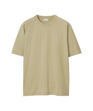 Ervaar de luxe en het comfort van Burberry met ons oversized crewneck neutrale beige T-shirt. Gemaakt van zacht en ademend 100% katoen, heeft dit shirt ons iconische Thomas Burberry-monogram linksachter voor een vleugje verfijning. Verrijk je garderobe met dit tijdloze en veelzijdige item dat onmisbaar zal worden in je dagelijkse outfit. Vertrouw op Burberry&#39;s reputatie voor kwaliteit en stijl