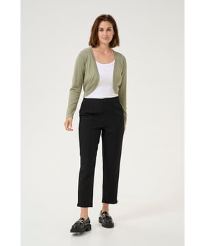 Regular fit,Lange mouwen  Fijne was 30°, niet bleken, niet in de droger drogen, Liggend laten drogen in de schaduw, koud strijken max. 110° C, Droogreiniging  80% Viscose,20% Nylon