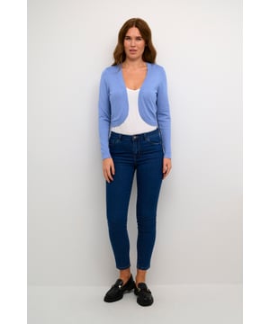 Regular fit,Lange mouwen  Fijne was 30°, niet bleken, niet in de droger drogen, Liggend laten drogen in de schaduw, koud strijken max. 110° C, Droogreiniging  80% Viscose,20% Nylon