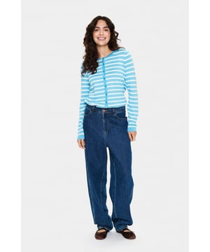 Regular fit,Lange mouwen  Fijne was 30°, niet bleken, niet in de droger drogen, Liggend laten drogen., koud strijken max. 110° C, Chemisch laten reinigen.  80% Viscose,20% Polyamide