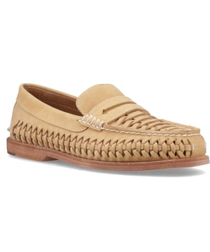 A luxe leather loafer for those who appreciate the finer things in life. The mens' Gold Cup Penny Loafer is crafted from premium woven leather with classic penny loafer detailing, for a look that's timeless but imbued with a touch of flair.