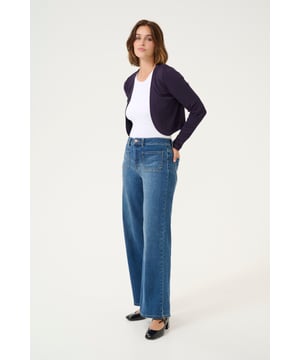 Regular fit,Lange mouwen  Fijne was 30°, niet bleken, niet in de droger drogen, Liggend laten drogen in de schaduw, koud strijken max. 110° C, Droogreiniging  80% Viscose,20% Nylon