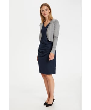Regular fit,Lange mouwen  Fijne was 30°, niet bleken, niet in de droger drogen, Liggend laten drogen in de schaduw, koud strijken max. 110° C, Droogreiniging  80% Viscose,20% Nylon