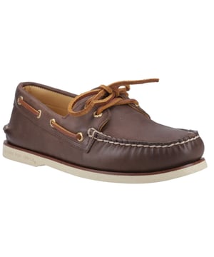 Die Gold Cup Authentic Original 2-Eye Bootsschuh repräsentiert den Höhepunkt einer Tradition, die sich über neun Jahrzehnte erstreckt. Hergestellt aus hochwertigem Vollnarbenleder mit Lammfellfutter, verfügen diese Bootsschuhe über unser charakteristisches 360°-Schnürsystem.