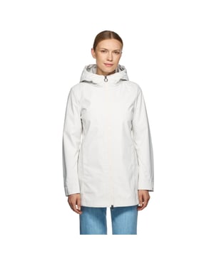 Spherica™ ist eine moderne Parkajacke, gefertigt aus wasserabweisendem, winddichtem Polyester-Taffeta. Sie verfügt über personalisierte Details im Inneren und ist somit ein perfektes Grundelement für jede Alltagsgarderobe, ideal für den Beginn der Saison.