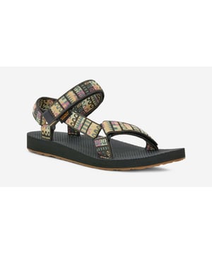 Eco-friendly adventure sandals featuring the Universal Strapping System™ with multiple adjustable points for a secure fit. Crafted with quick dry webbing made from recycled REPREVE® polyester. Treated with Life Natural, a plant-based peppermint anti odour solution. Durable rubber outsole provides reliable grip for outdoor activities.