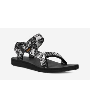 Eco-friendly adventure sandals featuring the Universal Strapping System™ with multiple adjustable points for a secure fit. Crafted with quick dry webbing made from recycled REPREVE® polyester. Treated with Life Natural, a plant-based peppermint anti odour solution. Durable rubber outsole provides reliable grip for outdoor activities.