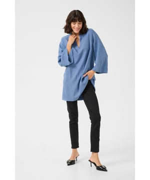 Regular fit,Taille lengte,3/4 mouwen  Wassen op 30°, niet bleken, niet in de droger drogen, Druipnat ophangen in de schaduw, warm strijken max. 150° C, Droogreiniging  100% Polyester