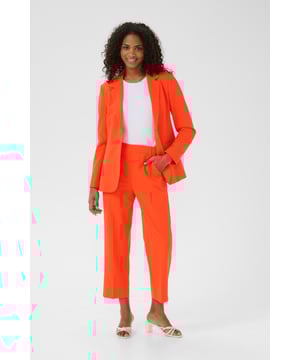 Tight fit,Lange mouwen  Chemisch laten reinigen, niet bleken, niet in de droger drogen, Druipnat ophangen in de schaduw, niet strijken, Droogreiniging  77% Polyester (Gerecycled),18% Viscose,5% Elastaan