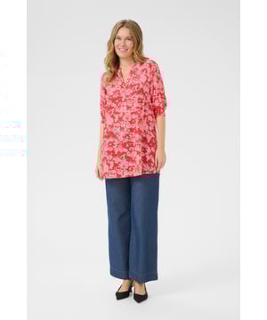 Regular fit,Taille lengte,Elleboog lengte  Fijne was 30°, niet bleken, niet in de droger drogen, Druipnat ophangen in de schaduw, warm strijken max. 150° C, Droogreiniging  100% Viscose (LENZING™ ECOVERO™)