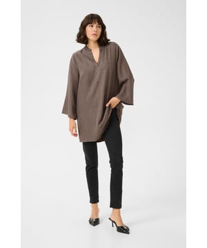Regular fit,Taille lengte,3/4 mouwen  Wassen op 30°, niet bleken, niet in de droger drogen, Druipnat ophangen in de schaduw, warm strijken max. 150° C, Droogreiniging  100% Polyester