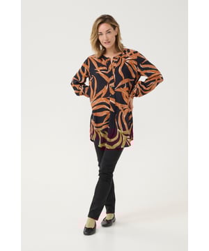Regular fit,Taille lengte,Lange mouwen  Fijne was 30°, niet bleken, niet in de droger drogen, Druipnat ophangen in de schaduw, warm strijken max. 150° C, Droogreiniging  100% Viscose (LENZING™ ECOVERO™)