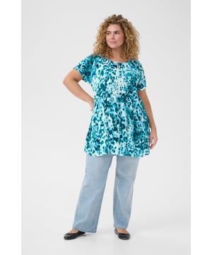 A-shape,Taille lengte,Korte mouwen  Fijne was 30°, niet bleken, niet in de droger drogen, Liggend laten drogen in de schaduw, koud strijken max. 110° C, Chemisch laten reinigen.  100% Viscose (LENZING™ ECOVERO™)