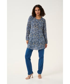 Regular fit,Taille lengte,Lange mouwen  Fijne was 30°, niet bleken, niet in de droger drogen, Liggend laten drogen in de schaduw, koud strijken max. 110° C,.  100% Viscose (LENZING™ ECOVERO™)