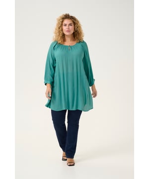 A-shape,3/4 mouwen  Fijne was 30°, niet bleken, niet in de droger drogen, Liggend laten drogen in de schaduw, koud strijken max. 110° C, Chemisch laten reinigen.  100% Viscose (LENZING™ ECOVERO™)