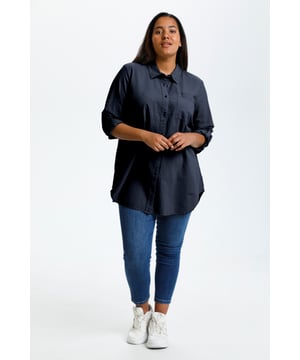 Loose fit,Taille lengte,Lange mouwen  Wassen op 30°, niet bleken, drogen in droger behoedzaam, Druipnat ophangen in de schaduw, warm strijken max. 150° C, Droogreiniging  100% Katoen
