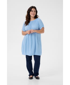 A-shape,Korte mouwen  Fijne was 30°, niet bleken, niet in de droger drogen, Liggend laten drogen in de schaduw, koud strijken max. 110° C, Chemisch laten reinigen.  100% Viscose (LENZING™ ECOVERO™)