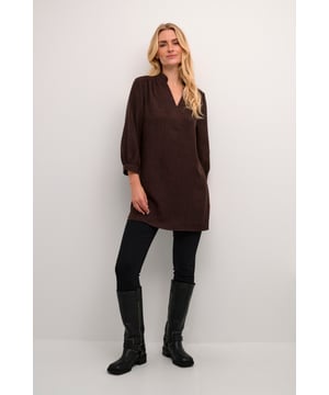 Loose fit,Taille lengte,3/4 mouwen  Wassen op 30°, niet bleken, niet in de droger drogen, Druipnat ophangen in de schaduw, warm strijken max. 150° C, Droogreiniging  100% Polyester