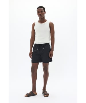 Regular fit,Regular taille met laag kruis  Fijne was 30°, niet bleken, drogen in droger behoedzaam, Druipnat ophangen, koud strijken max. 110° C, Droogreiniging  100% Polyamide