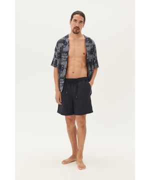 Regular fit,Regular taille met laag kruis  Fijne was 30°, niet bleken, drogen in droger behoedzaam, Druipnat ophangen, koud strijken max. 110° C, Droogreiniging  100% Polyamide