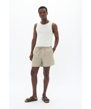Regular fit,Regular taille met laag kruis  Fijne was 30°, niet bleken, drogen in droger behoedzaam, Druipnat ophangen, koud strijken max. 110° C, Droogreiniging  100% Polyamide