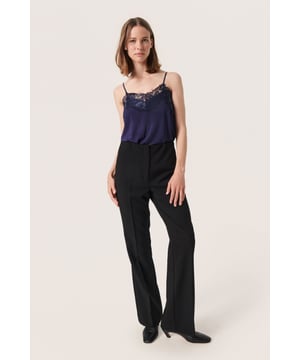 Slim/ Regular fit,Schouder bandjes  Fijne was 30°, niet bleken, niet in de droger drogen, Druipnat ophangen, koud strijken max. 110° C, Niet droog reinigen  90% Viscose,10% Elastaan