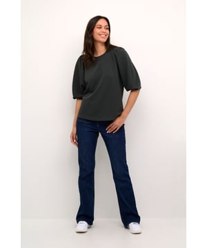 Regular fit,3/4 Ärmel  30° waschbar, Nicht bleichen, Nicht im Trockner trocknen, Tropnass aufhängen im Schatten, Warm bügeln max. 150° C, Trockenreinigung  100% Polyester