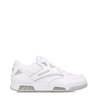 Reebok BB 4500 DMX Sneakers in wit grijs. - Leer, synthetisch en textiele bovenkant. - Vetersluiting. - DMX Microbubbles in de tussenzool. - Textielen voering. - Rubberen zool. - Ref: 100201525