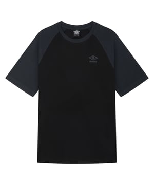 Ribbed crewneck.Raglan sleeves.Contrast woodland grey sleeves and collar.Umbro brand motif at left chest.Soft cotton jersey fabric.Regular fit.