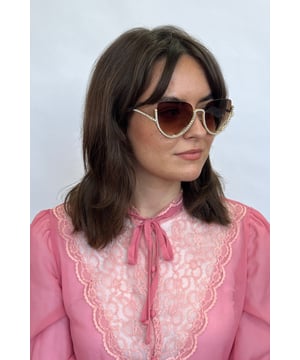Frame Colour: Gold
Lense Colour: Pink
Material: AC Lens PC Frame
One Size
SKU: SG2503324
UV 400 PROTECTION
LENS FILTER CATEGORY 3
