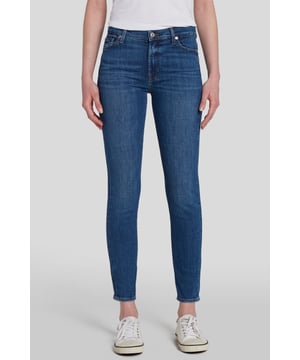 Damen  Mit den HW Skinny haben wir die perfekten schmal geschnittenen Jeans entwickelt. Sie sind aus figurformendem und nachhaltigem Slim Illusion Earthkind Denim gefertigt und haben eine körpernahe Silhouette mit mittelhohem Bund. Diese Variante in einer mittelblauen Waschung ist ein Basicteil für Ihre Wochenendgarderobe, das Sie ganz einfach mit einem T-Shirt und Sneakern kombinieren können. Die Jeans von 7 For All Mankind werden aus Premiumstoffen hergestellt.