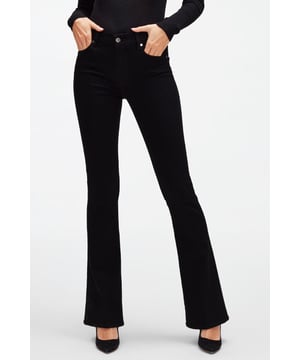 Damen  Mittelhohe Bootcut-Jeans. Eng anliegend an Hüfte und Oberschenkeln, mit klassischem Bootcut-Flare. Ultraweich und ultraleicht – unser bisher leichtester Denim, B(air), bietet atmungsaktiven Komfort mit guter Dehnbarkeit. 7 For All Mankind Jeans werden aus hochwertigen Premiumstoffen gefertigt.