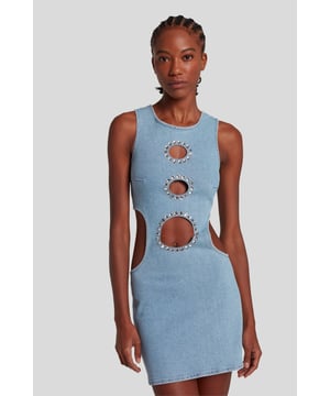 Damen  Wir haben uns mit unserer Lieblings-Moderedakteurin Anna Della Russo zusammengetan, um diese exklusive Kollaboration zu entwerfen, die hochkarätigen Glamour zelebriert. Dieses Racerback-Minikleid in limitierter Auflage setzt mit seinem Cut-out-Design, verziert mit wunderschönen Swarovski-Kristallen, ein Statement. Es ist aus luxuriösem Stretch-Denim gefertigt und verfügt über einen Cut-out-Rücken mit einem bequemen Reißverschluss. Kombinieren Sie dieses Jeanskleid mit glitzernden Heels für einen Haute-Couture-Look!