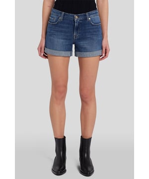 Damen  Mittelhohe Shorts mit entspannter Passform und umgeschlagenen Säumen für einen lässigen Sommer-Look. Weicher und strapazierfähiger Denim mit einem Hauch Stretch für ganztägigen Komfort und Bewegungsfreiheit. 7 For All Mankind Jeans werden aus hochwertigen Premiumstoffen gefertigt.