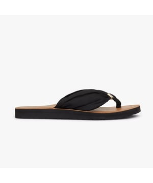 These lightweight cotton flip-flops feature a slip-on design with EVA soles, offering comfort and a flat heel, perfect for casual wear