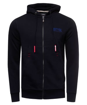 Rusty Neal Herren Sweatshirt
 
Passform: Regular Fit
Material: 70% Baumwolle, 30% Polyester 
Gewicht: 500 gr
Herstellungsland: Türkei
Kragenform: Kapuze
 
ZUFRIEDENHEITSGARANTIE: Bei uns kaufen Sie ohne Risiko, da wir unbegründete Rückgaben akzeptieren und zeitlich die Rückzahlung Erstatten. Unsere Firmenphilosophie lautet nach wie vor: "Der Kunde ist König" unser Anliegen ist es zu jeder Zeit den bestmöglichen Service zu bieten mit Firmensitz: Deutschland
HERSTELLUNG/PRODUKTION: Als Gründer wie auch Hersteller, Designen und Produzieren wir unsere Produkte als Familienunternehmen von A-Z autonom, daher können wir Qualität garantieren wie auch ein optimales Preis-Leistungs-Verhältnis. Hergestellt unter fairen Arbeitsbedingungen mit hochwertigen Materialien welche schonend verarbeitet wurden (kein Chemiegeruch). Zeitloses Design aus dem Herkunftsland: Türkei
PASSFORM: Angefertigt aus qualitativ hochwertiger wie auch anschmiegsamer Baumwollmischung, garantiert dieser Sweater einen absolut bequemen Sitz mit Wohlfühlfaktor. Unser Model trägt bei einer Körpergröße von 1,85 m und einem Gewicht über 80 kg die Größe: M (Medium). An den Europäischen Markt angepasst bieten wir diesen Sweater in folgender Passform an: Regular Fit
ANLASS: Für die kalte Jahreszeit ist dieser Sweater sehr warm und bequem zu tragen, KEIN KRATZEN durch hochwertige Materialien und Verarbeitung, das zeitlose und doch Moderne Design garantiert einen Stilvollen Auftritt, ob im Büro oder Business Meetings wie auch Casual am Nachmittag oder als toller Akzent auf Partys oder anderen Veranstaltungen.
MASCHINENWÄSCHE: Durch die hochwertige Verarbeitung der Materialien treten nach der Wäsche keine Farbverluste auf, auch das Einlaufen des Sweaters ist kein Thema mehr! die sich auch nach unzähligen Waschgängen gewaschen hat!
 
 