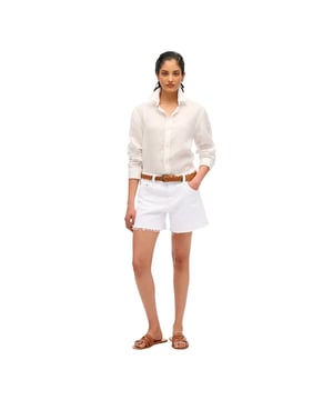 Kurzer Superdry Cut Off Damen Shorts in Weiß aus Synthetik. Authentisches Kleidungsstück der Marke Superdry - Streetwear/Sportswear-Design von Superdry - Fashion von Superdry für Frauen, perfekt für den Alltag - Der weiße Superdry-Short lässt sich ideal mit dem Rest Ihrer Garderobe kombinieren - bequeme synthetische Qualität - klassisch - Cut Off -