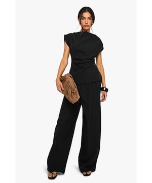 Trousers are a more sophisticated alternative to skinniesTrousers take on a realxed silhouette for the new season, with sports tailoring setting the trends and the wide leg one to watch. Pick printed palazzo pants for a dramatic day time look and tone down with a basic tee, or go for androgynous appeal in tapered man pants and wear with worn-in trainers for a trend-led twist.