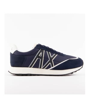 Basket Armani Exchange Essential Homme Schwarz Synthétique. Authentischer Schuh der Marke Armani Exchange - Streetwear-/Sportswear-Design von Armani Exchange - Armani Exchange für Herren, modisch und perfekt für den Alltag - Der schwarze Basket von Armani Exchange lässt sich hervorragend mit dem Rest Ihrer Garderobe kombinieren - Bequemes synthetisches Material - Klassische Schnürsenkel - Essential - Synthetisch