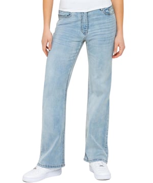 Embrace effortless style and comfort with the Enzo Women's Wide Leg Jeans. Designed with a mid-rise waist and a regular fit, these jeans offer a timeless silhouette that complements any look. Crafted from stretch fabric, they provide flexibility and ease of movement throughout your day. The classic 5-pocket design adds practicality, while the zip fly fastening ensures a secure fit. (657)