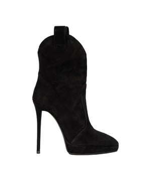 VINTAGE, RRP AS NEW
The epitome of refined elegance, these Giuseppe Zanotti Pointy Suede Black Boots are perfect for elevating the simplest outfits. With bootstraps on the side making it easy to slide into, they can be worn daily and are a must-have for every closet.
Assured Product Authenticity: This product is supplied by a renowned and trusted partner.
With this purchase, you are preserving iconic craftsmanship, celebrating heritage, and embracing the beauty of sustainable shopping.Measurments:  length: 24 mm