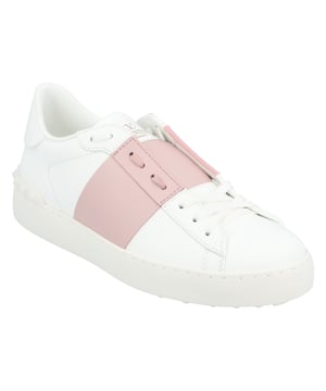 100% Calfskin
 

 Calf leather sneakers with contrasting colored band and enriched with rubber stud detail on the back. Made in Italy.