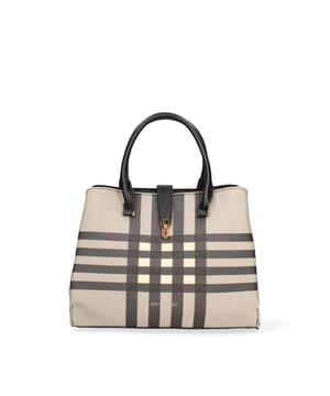 Damenhandtasche mit Reißverschluss. eine Innentasche mit Reißverschluss und eine offene. fehlende Außentaschen. fehlender Schultergurt. Im PU-Griff. ein Innenfach.  Außenmaterial: Innenmaterial: 100 % Polyester. Maße: 33x23x10 cm. Modeprodukt